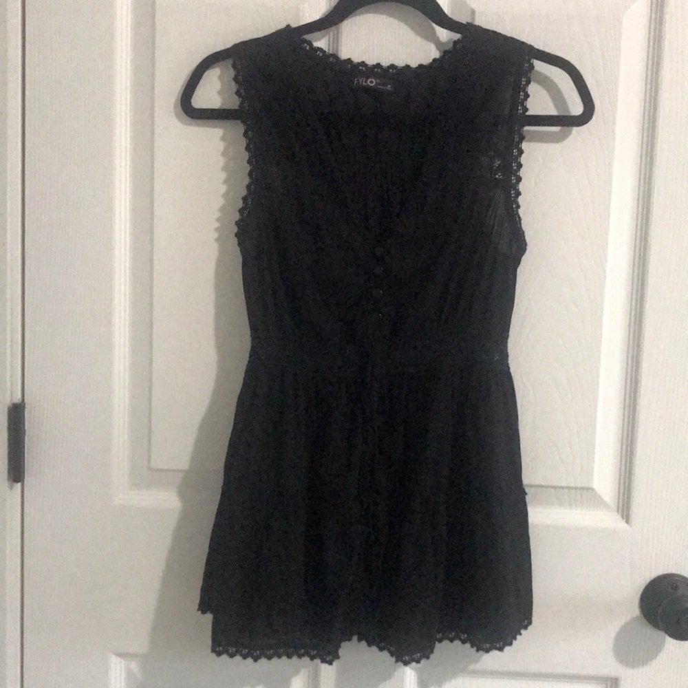 Flyover black button up tank top. Size Medium.